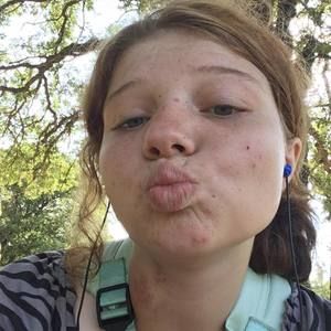 Meet your Posher, Destinee